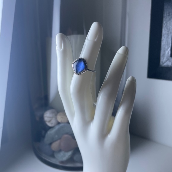 Sterling Silver blue glass ring | Size: 4.7 - Picture 2 of 11